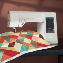 Charger l'image dans la galerie, PFAFF Creative elevate 680 BAISSE DE PRIX, UNITÉ DE BRODERIE GRATUITE, JUSQU'AU 08.11.2026, D'UNE VALEUR DE 800.00