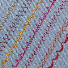 Charger l'image dans la galerie, elna 3210 Designed for jeans