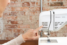 Charger l'image dans la galerie, Husqvarna Designer Ruby 90