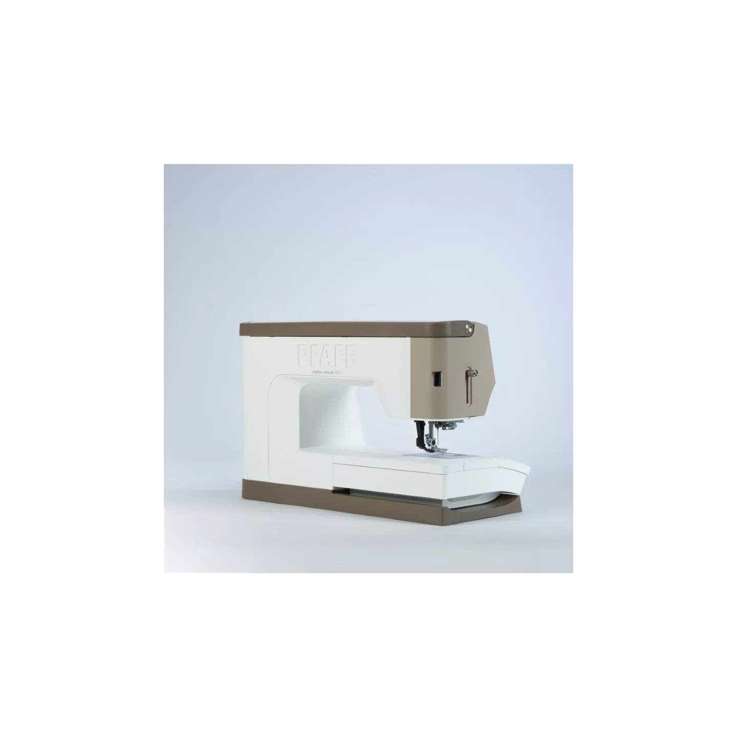 Pfaff Creative Elevate 680