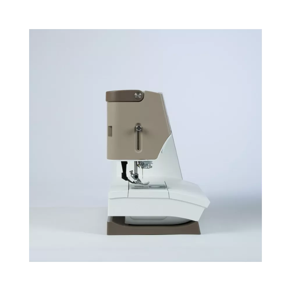 Pfaff Creative Elevate 680