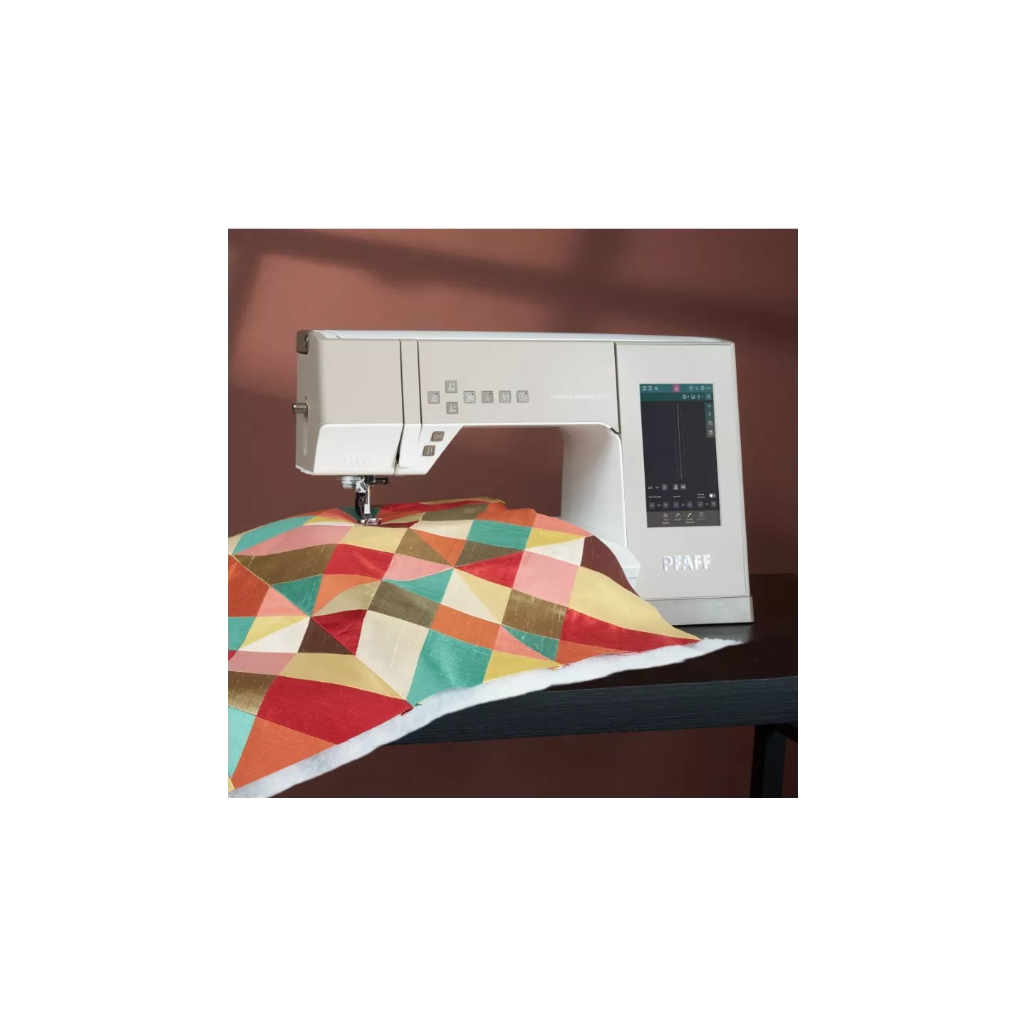 Pfaff Creative Elevate 680