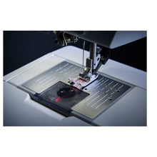 Charger l&#39;image dans la galerie, PFAFF Creative Expression 750
