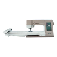 Charger l'image dans la galerie, PFAFF Creative elevate 680 BAISSE DE PRIX, UNITÉ DE BRODERIE GRATUITE, JUSQU'AU 08.11.2026, D'UNE VALEUR DE 800.00
