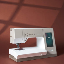 Charger l'image dans la galerie, PFAFF Creative elevate 680 BAISSE DE PRIX, UNITÉ DE BRODERIE GRATUITE, JUSQU'AU 08.11.2026, D'UNE VALEUR DE 800.00
