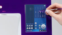 Charger l&#39;image dans la galerie, PFAFF Creative 4.5, grand module broderie
