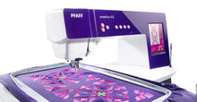 Charger l&#39;image dans la galerie, PFAFF Creative 4.5, grand module broderie
